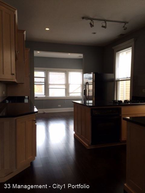 3009 N Ashland Ave - Photo 2 of 16