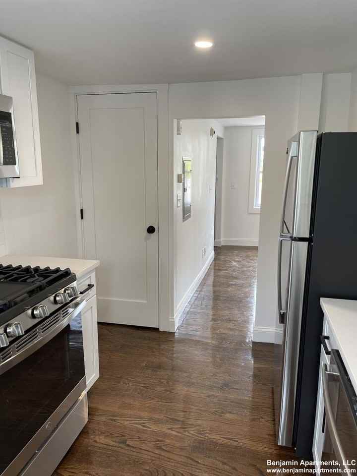 162 Perry St #2F - Photo 3 of 12