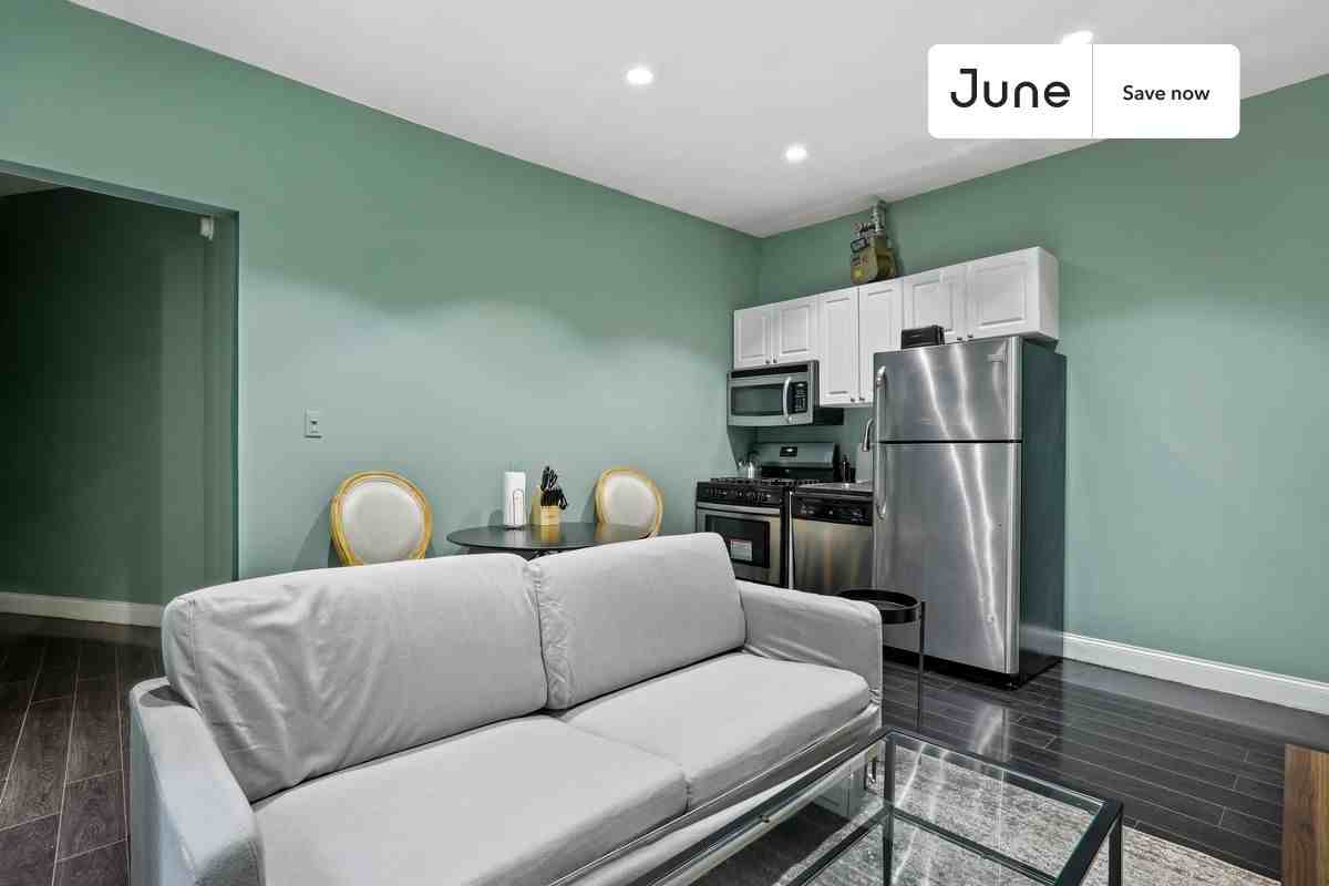 23 E 109th St #1 - Photo 4 of 13
