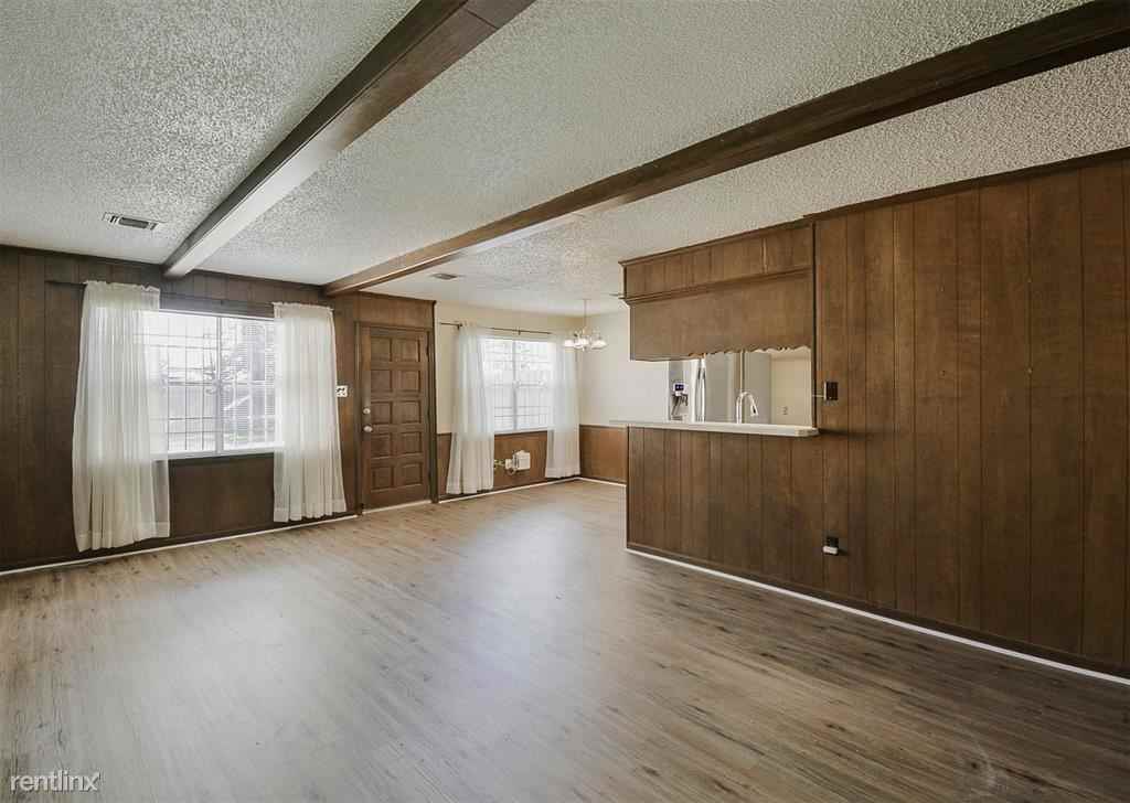 13915 Roundstone Ln - Photo 2 of 24