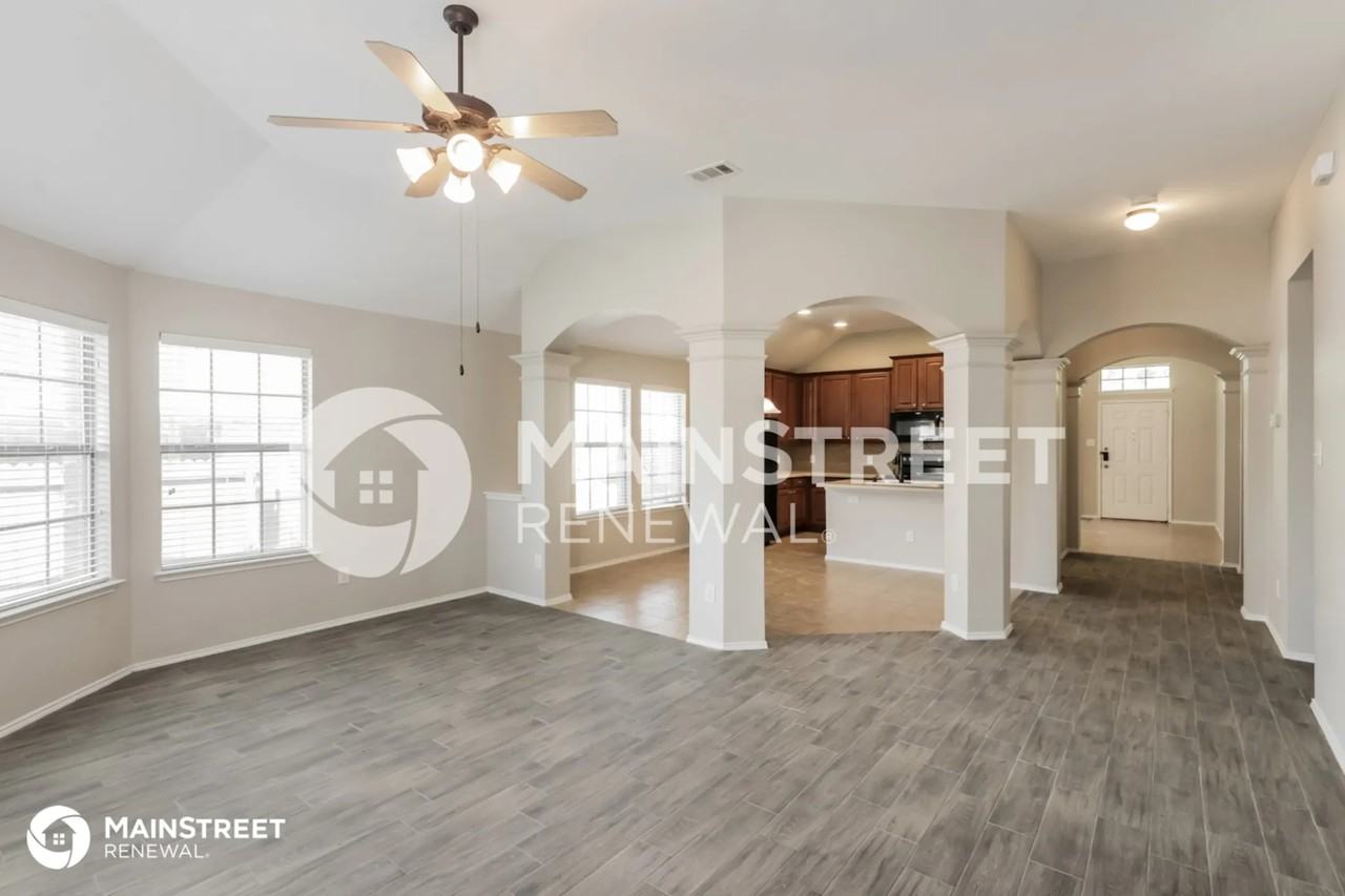 5109 Blackwood Dr - Photo 3 of 16