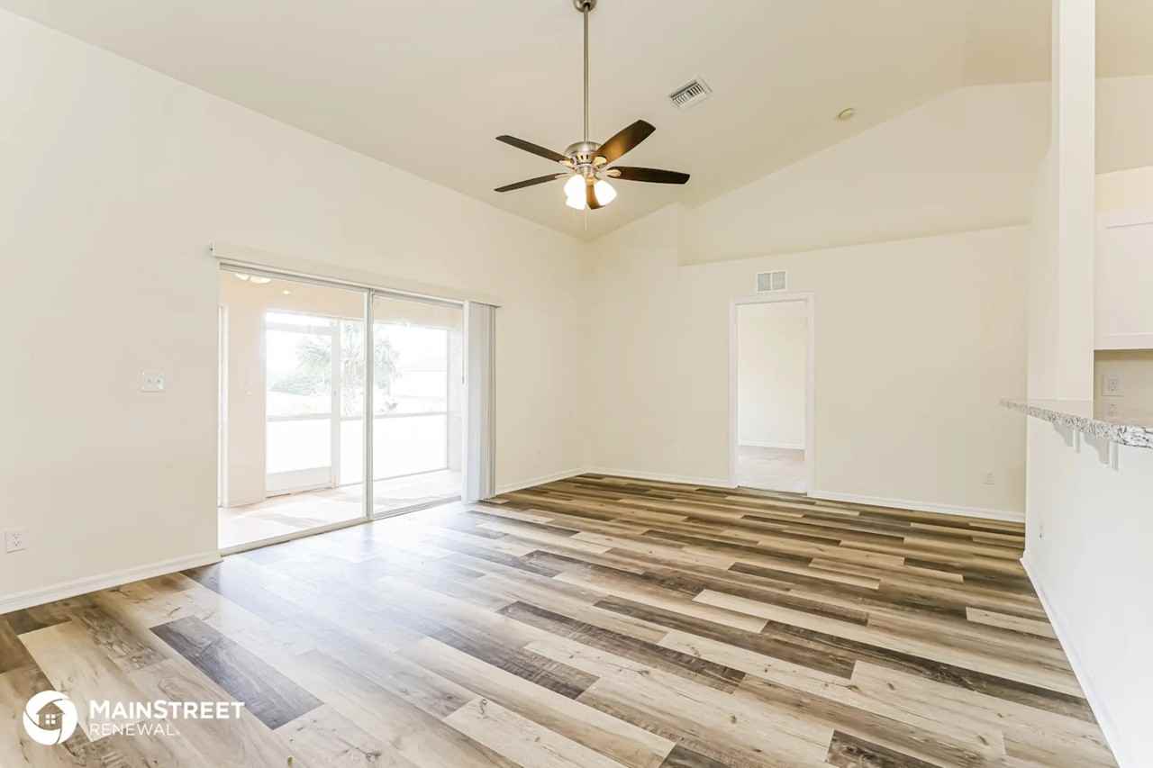 6107 Hutton Ct - Photo 3 of 15