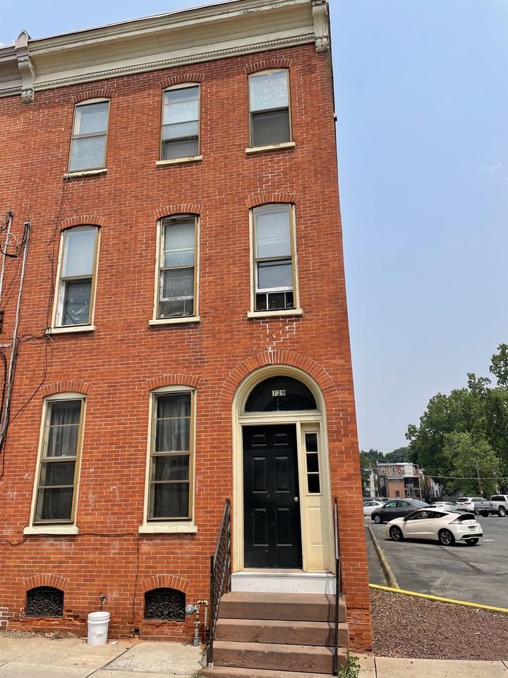129 E Walnut St #2 - Photo 2 of 10