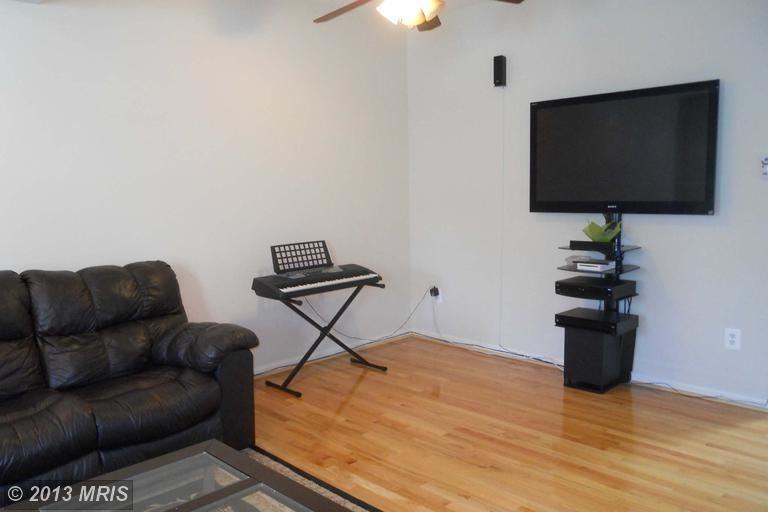 8800 Papillon Dr - Photo 3 of 15