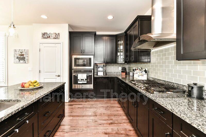 22804 Bubbling Brook Dr - Photo 3 of 46