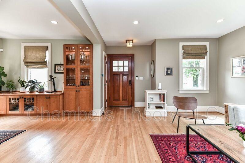 904 Park Ave - Photo 5 of 50