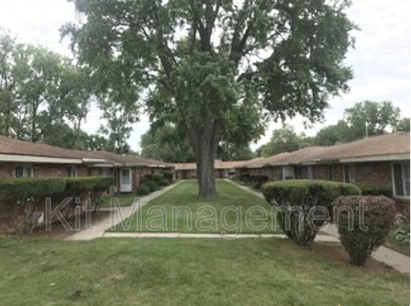 6215 Jackman Rd - Photo 2 of 7