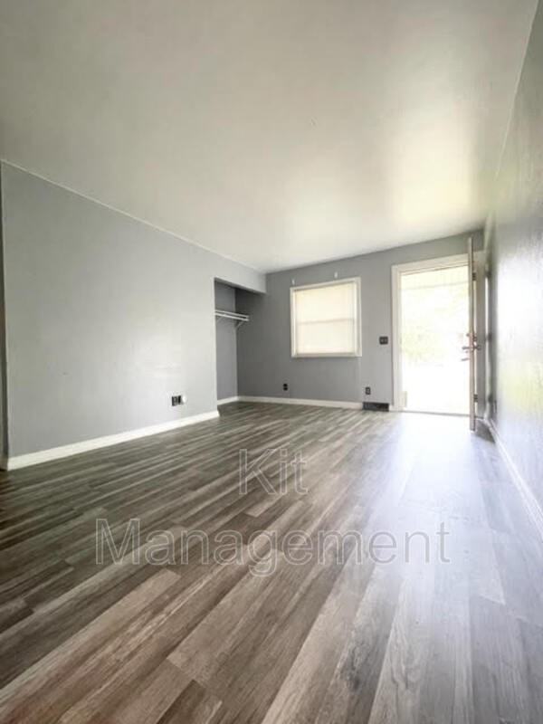 6215 Jackman Rd - Photo 4 of 7