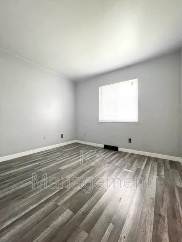 6215 Jackman Rd - Photo 6 of 7