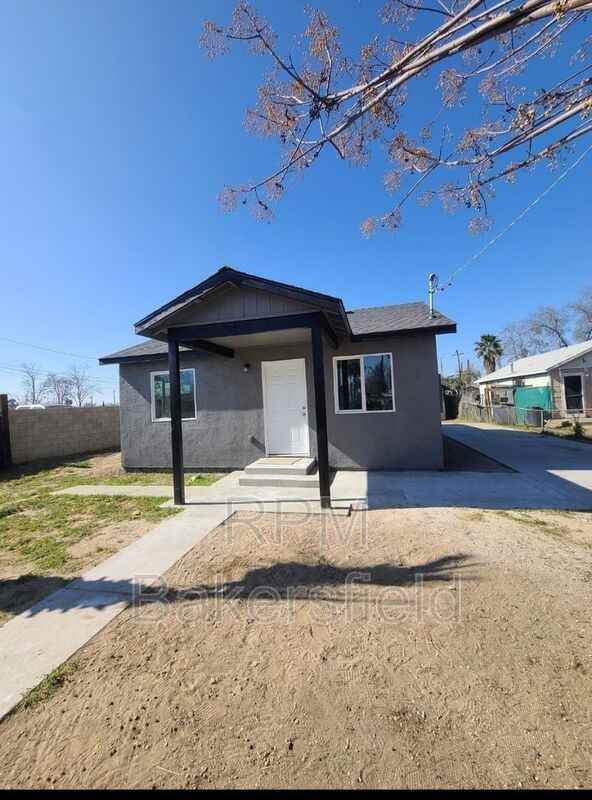 318 Ohio Dr - Photo 2 of 17
