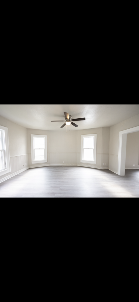 413 E Hazel Ave - Photo 2 of 5