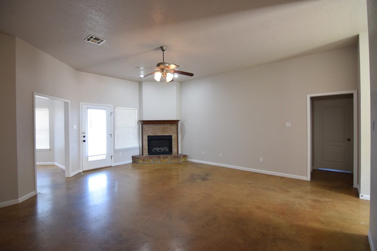 3411 Lauren St - Photo 7 of 19
