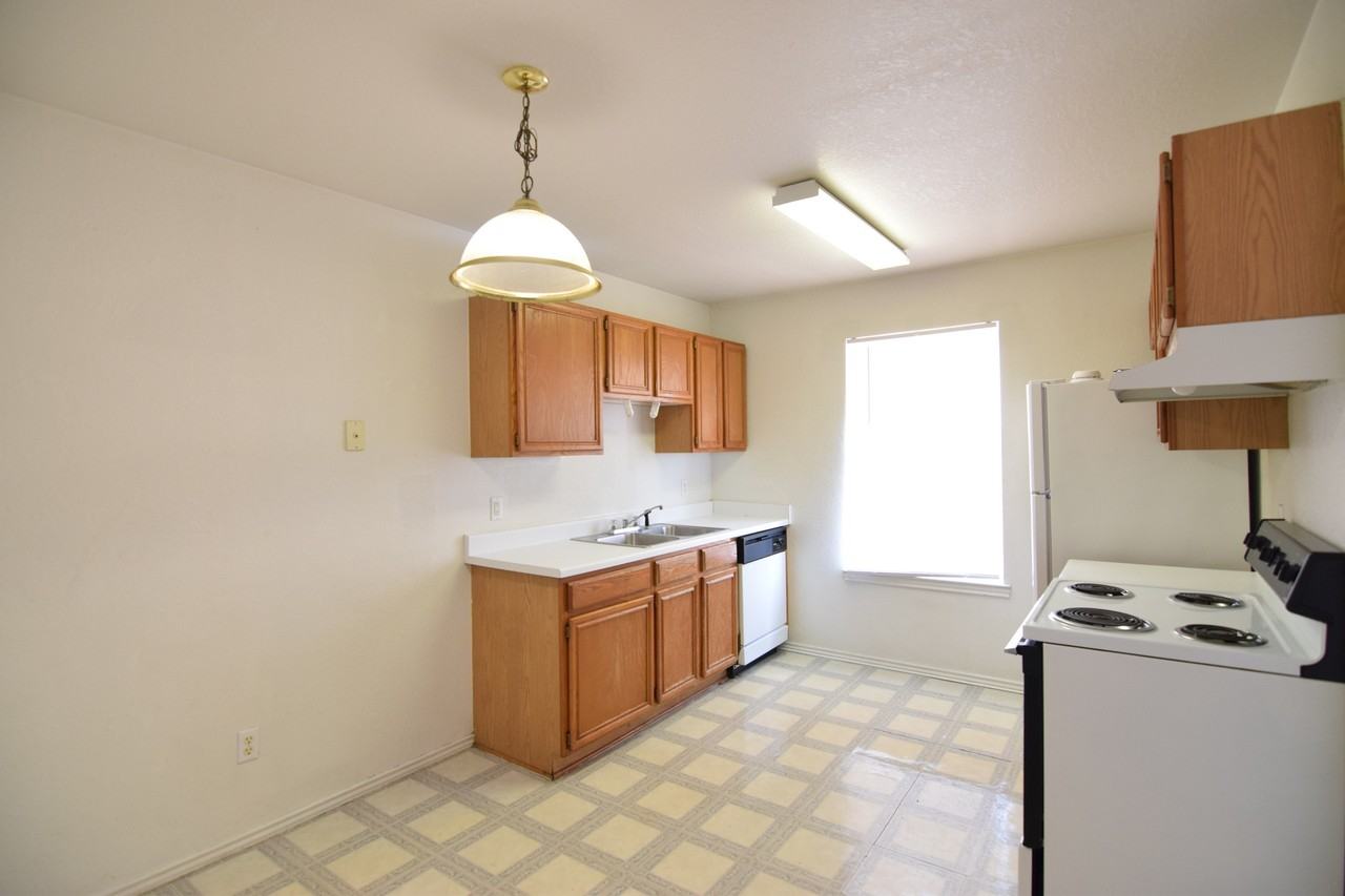 1112 Horizon Dr - Photo 3 of 11