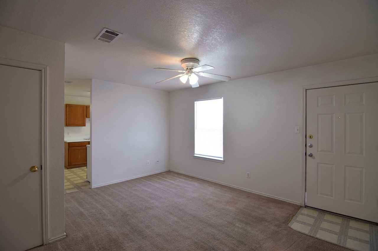 1112 Horizon Dr - Photo 5 of 11