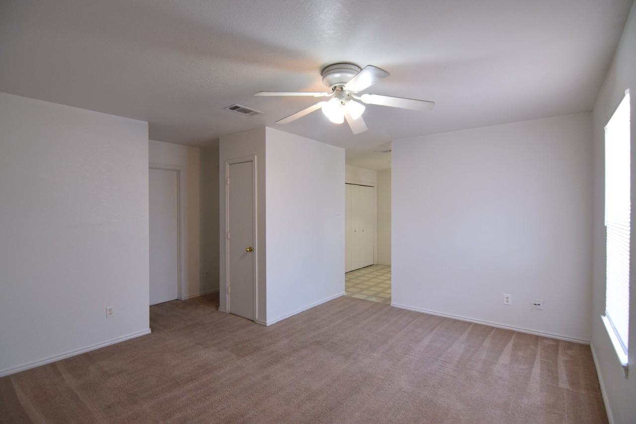 1112 Horizon Dr - Photo 6 of 11