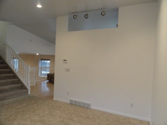 970 Canterbury Dr - Photo 3 of 21