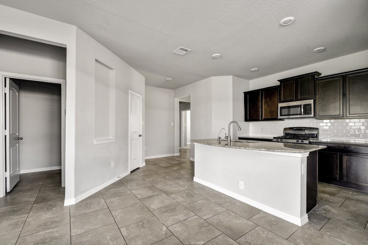 7820 Belmont Valley - Photo 6 of 27