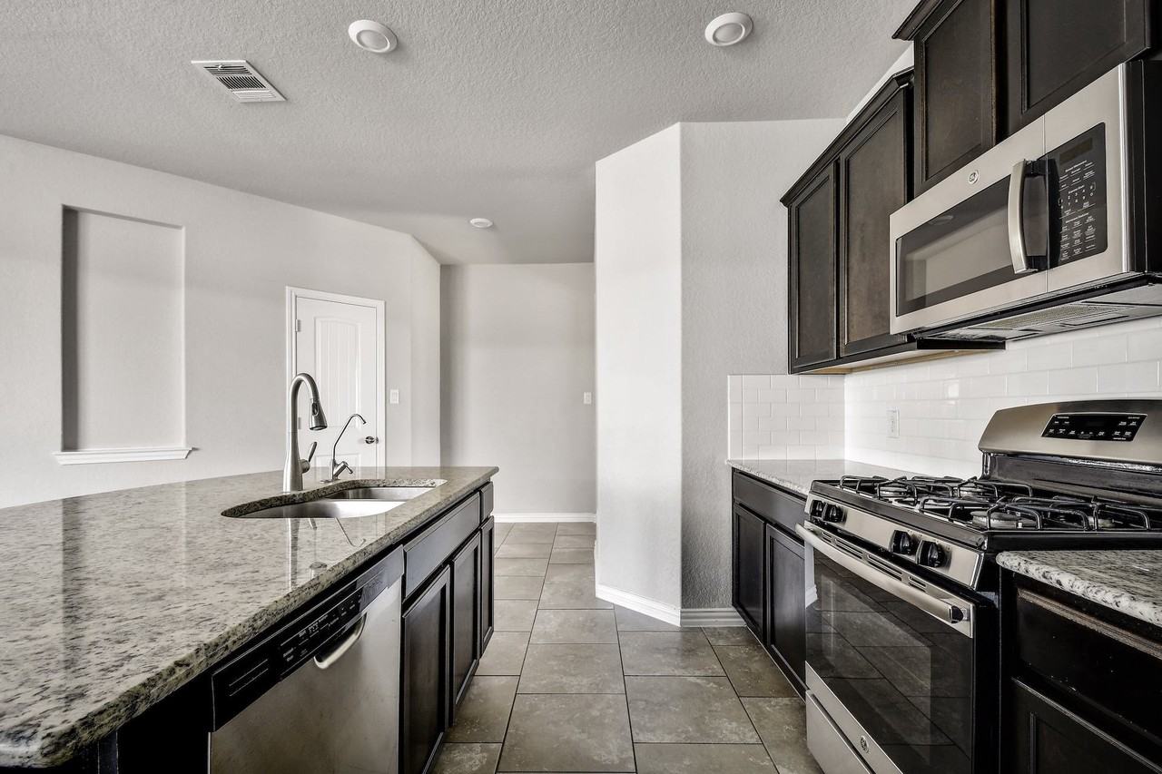 7820 Belmont Valley - Photo 7 of 27