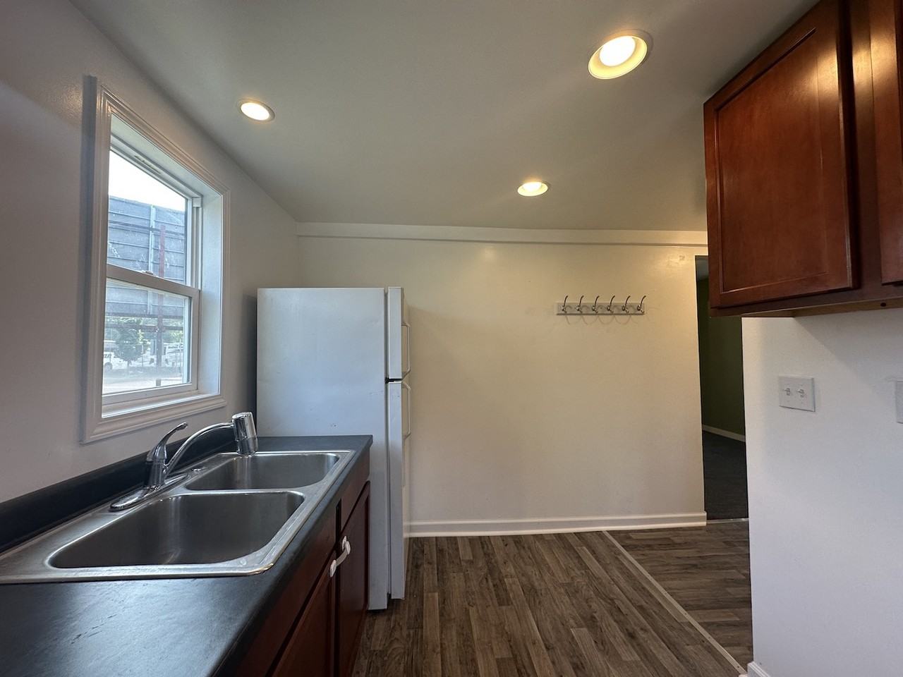 507 Riverview Dr - Photo 3 of 19