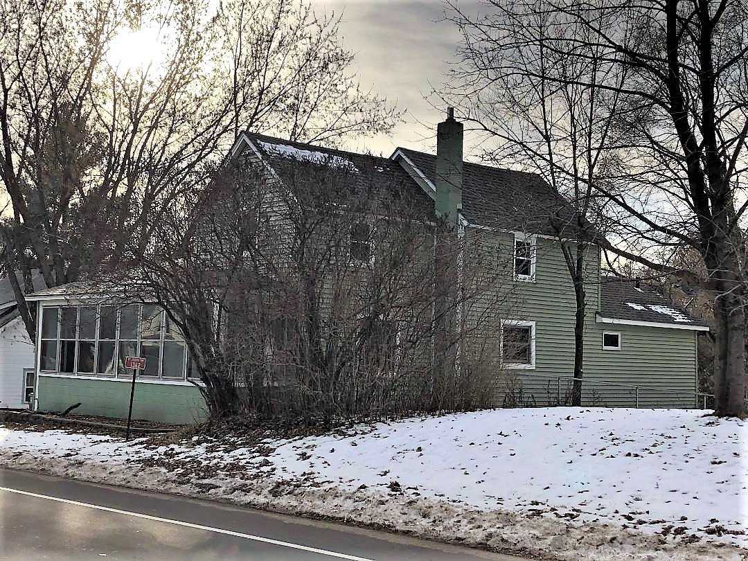 1362 Main St - Photo 2 of 22