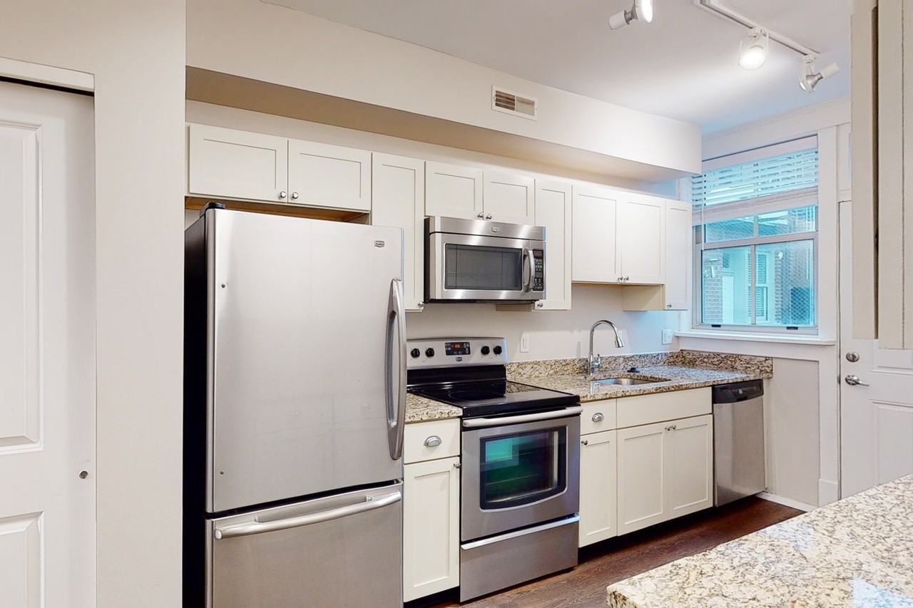 Argyle - Photo 7 of 31