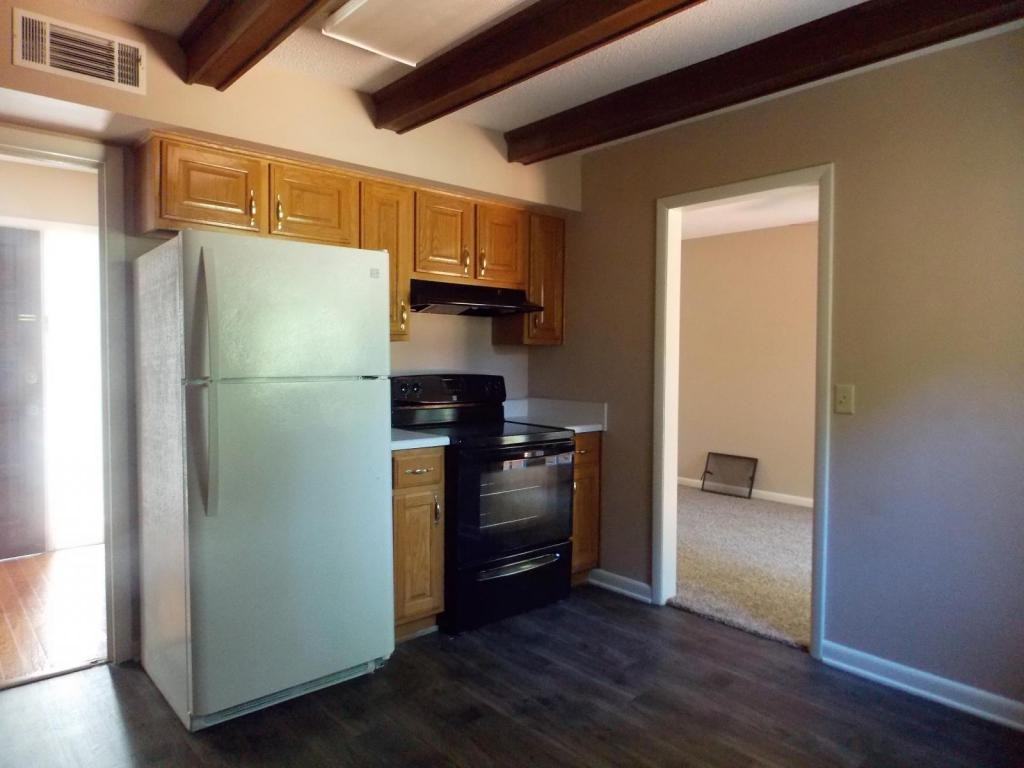 119 Greenbriar Trl - Photo 5 of 16