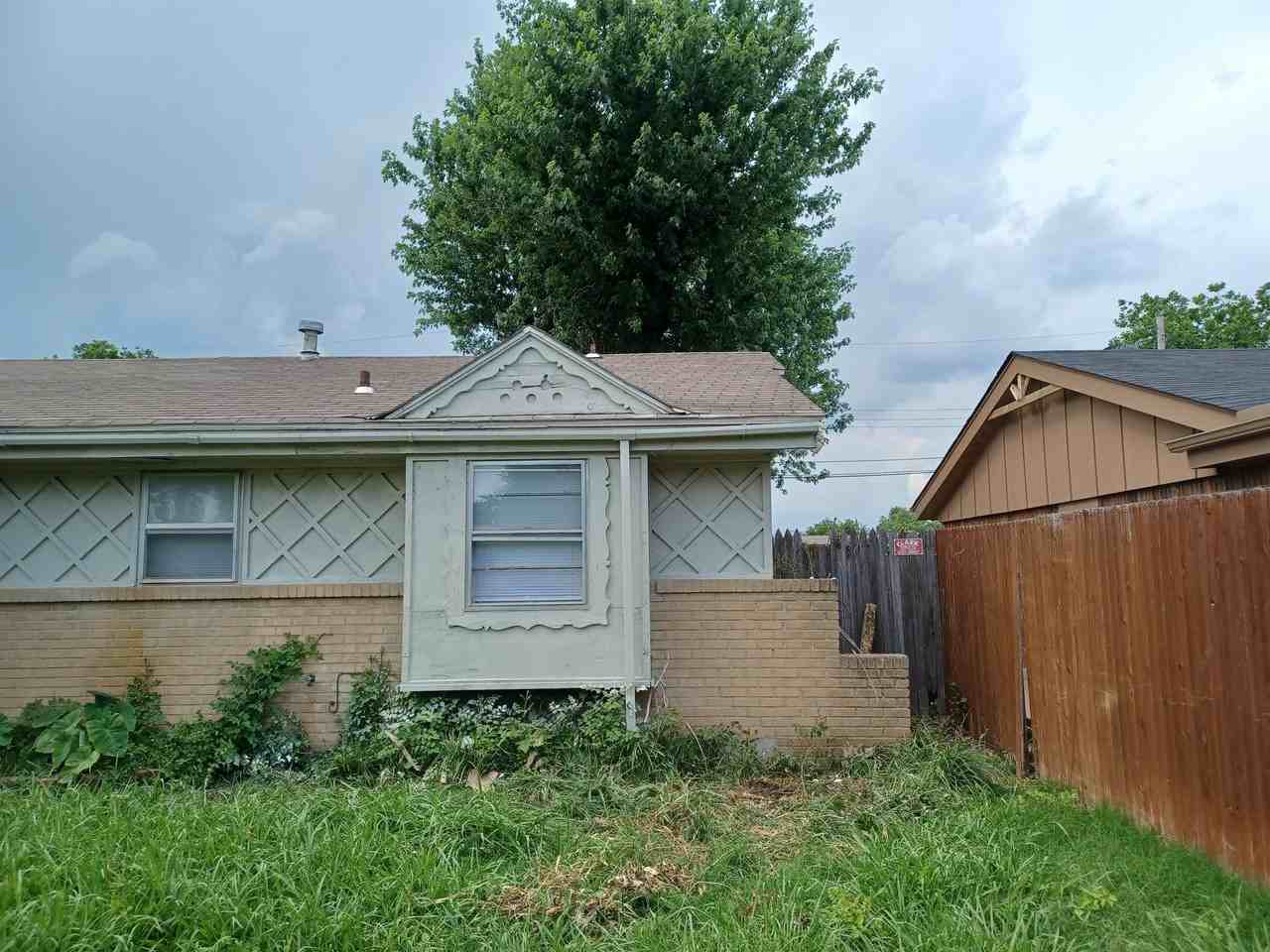 2713 Sw 65th St #1 - Photo 2 of 9