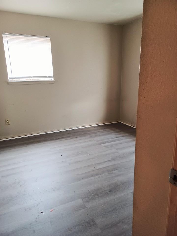 2713 Sw 65th St #1 - Photo 6 of 9