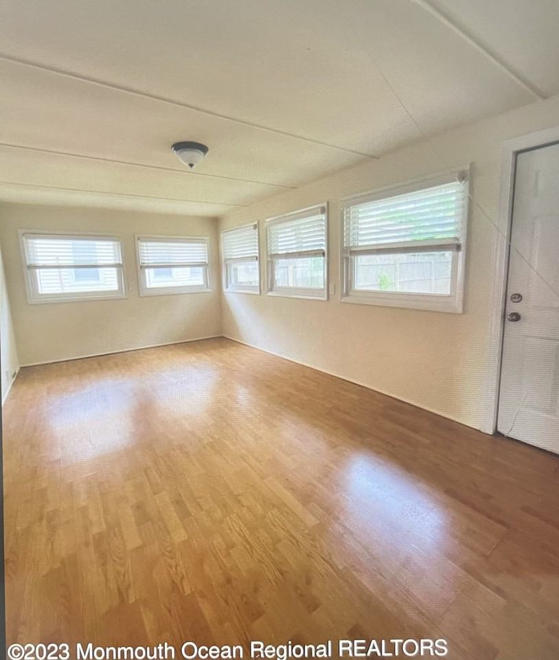 221 East Lakewood Avenue - Photo 3 of 10