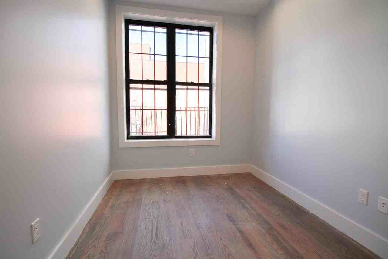 2 Stanwix St #3R - Photo 3 of 10