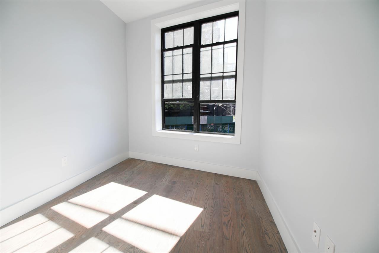 2 Stanwix St #3R - Photo 7 of 10