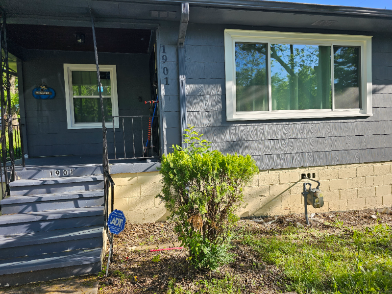 1901 35th Ave N - Photo 2 of 16