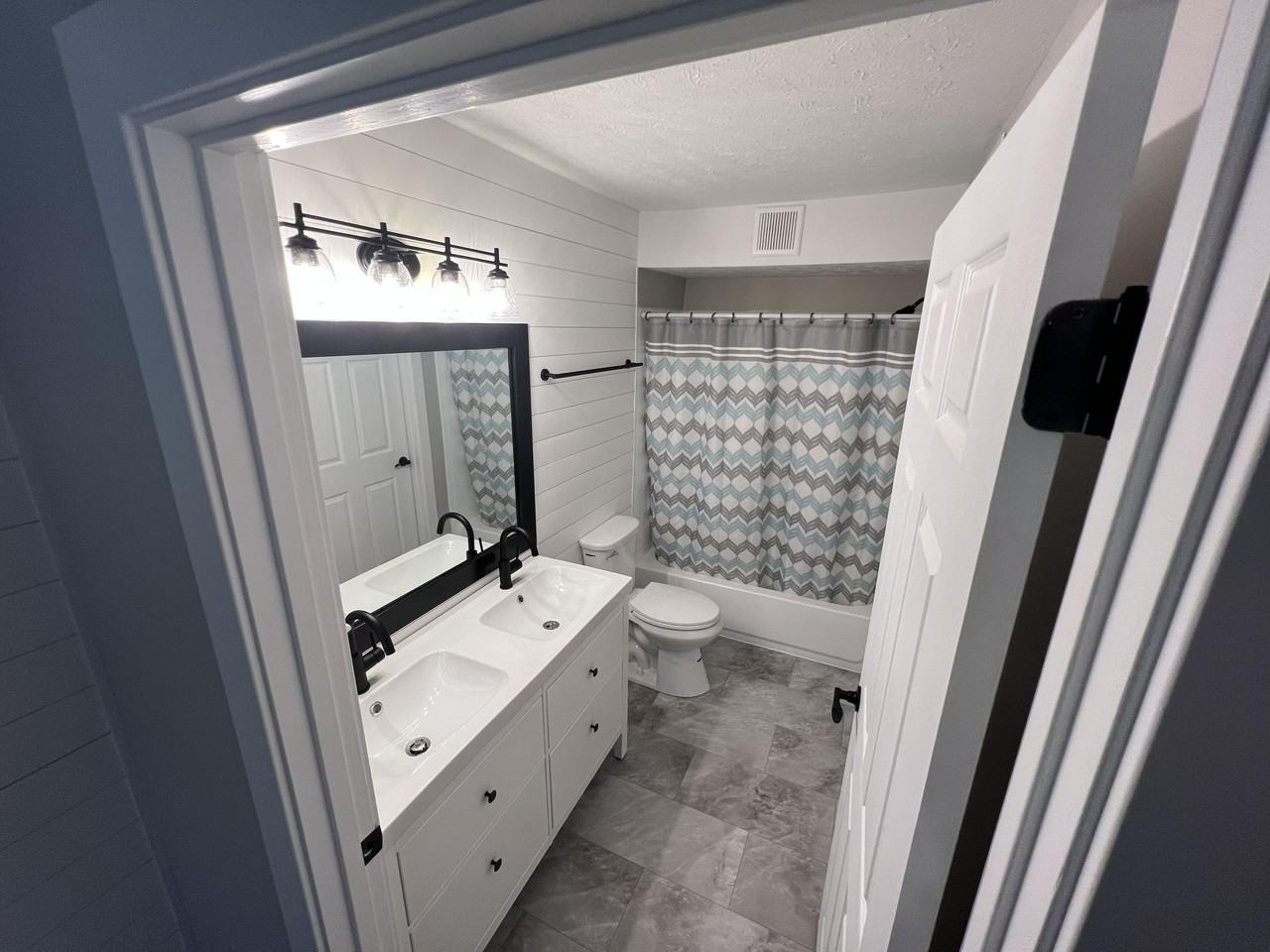 533 Aspen Glen Dr #304 - Photo 3 of 15