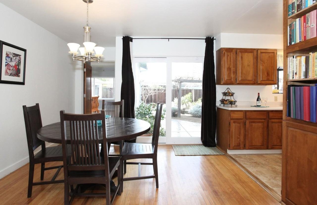 561 Gresham Ave #NA - Photo 2 of 10