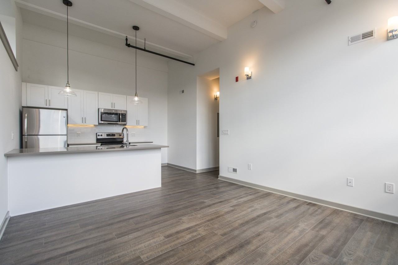 130 West 5th Ave - Photo 2 of 7