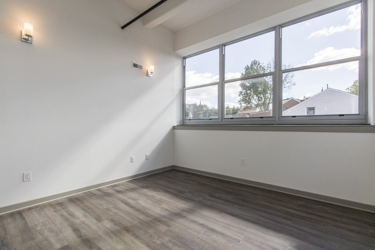 130 West 5th Ave - Photo 4 of 7