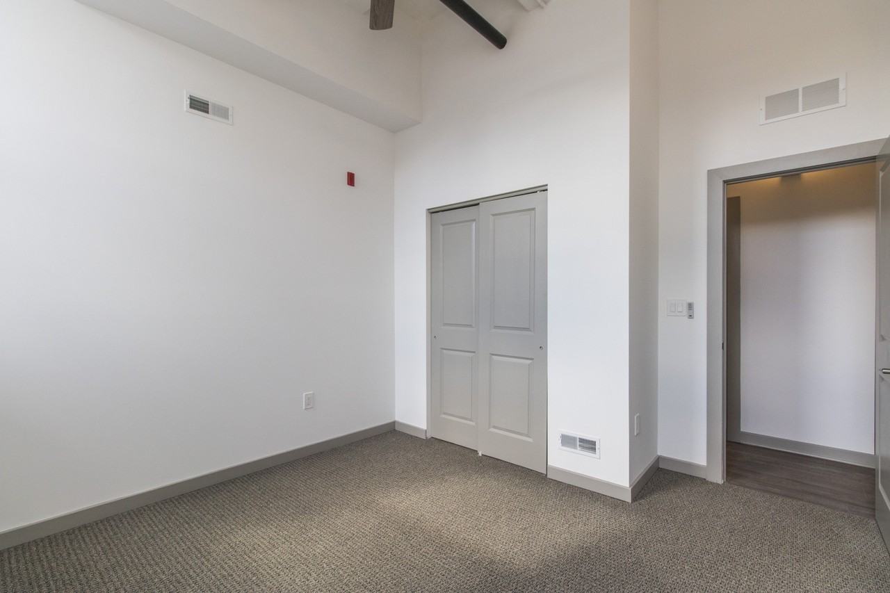 130 West 5th Ave - Photo 5 of 7