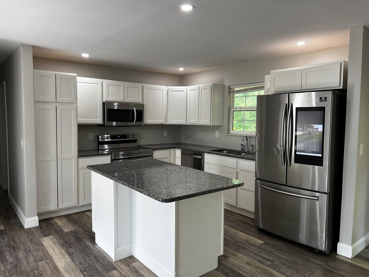 1405 Lyndale Dr #1 - Photo 3 of 19