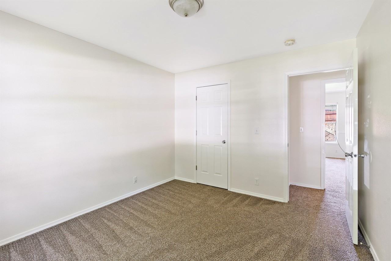 1725 N Eagle Creek Way #1 - Photo 7 of 23