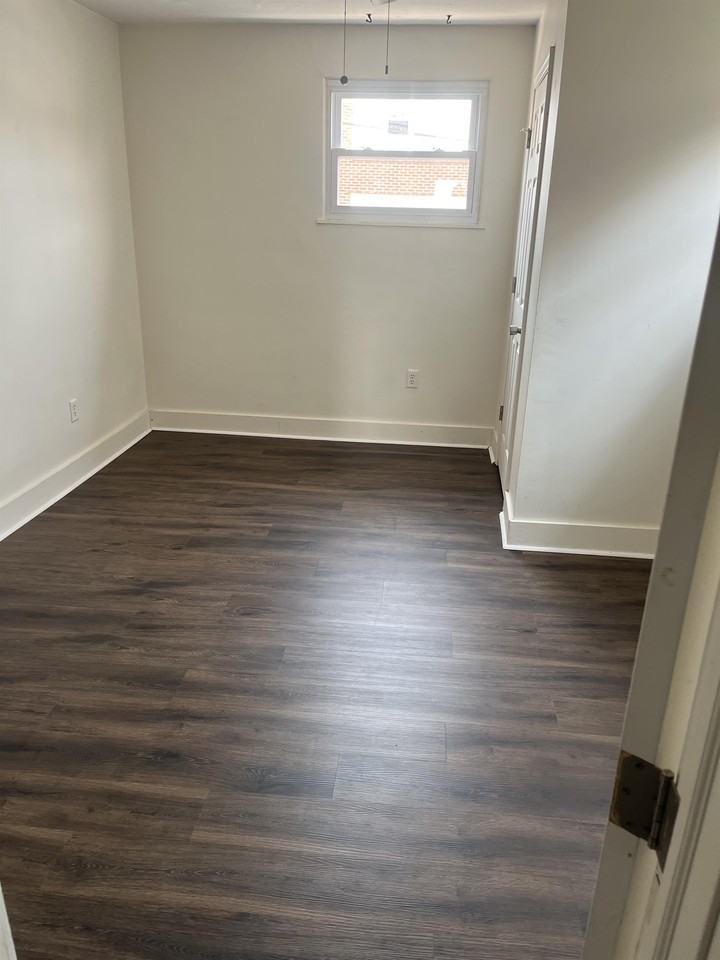 216 W 2nd St #1 - Photo 7 of 15