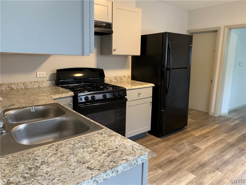 112 W 1st St N - Photo 2 of 22