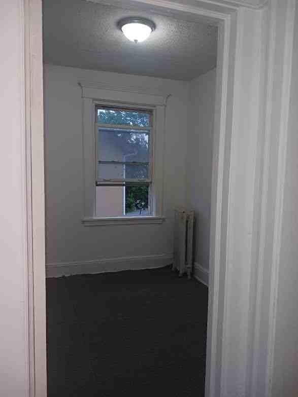 640 South 6th Avenue - Photo 2 of 3