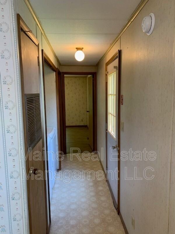670 Benton Ave - Photo 3 of 9