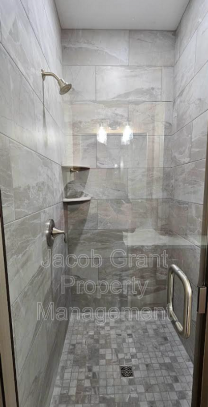 1930 Autumn Ln - Photo 7 of 12