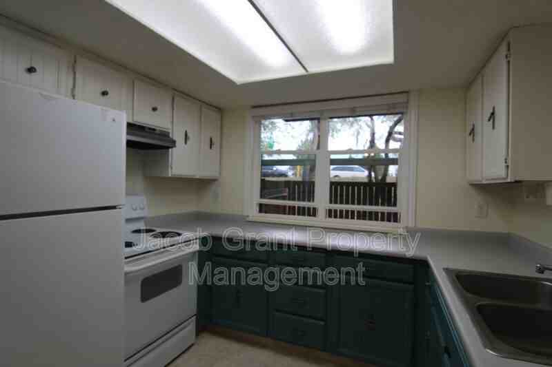 1440 Vega Cir - Photo 4 of 11