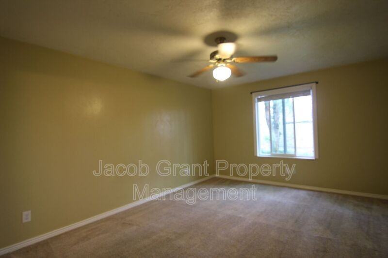 1440 Vega Cir - Photo 6 of 11