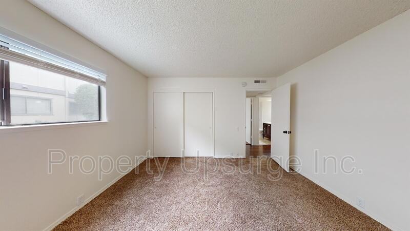 905 Lakeside Dr #2 - Photo 7 of 17