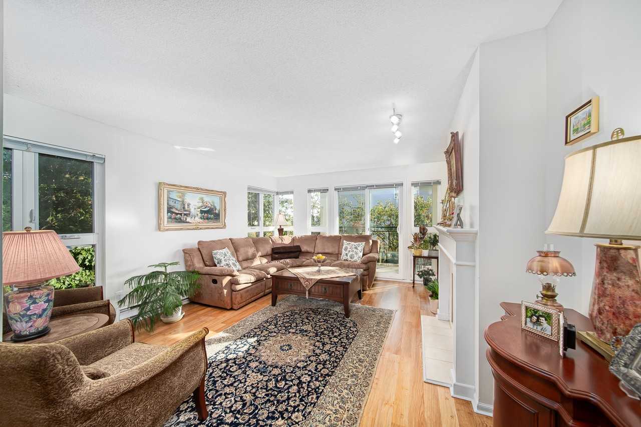 106 West Kings Road #205 - Photo 2 of 8