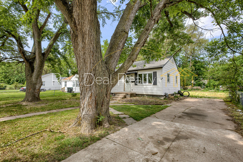 3338 N 40th Ave - Photo 3 of 22