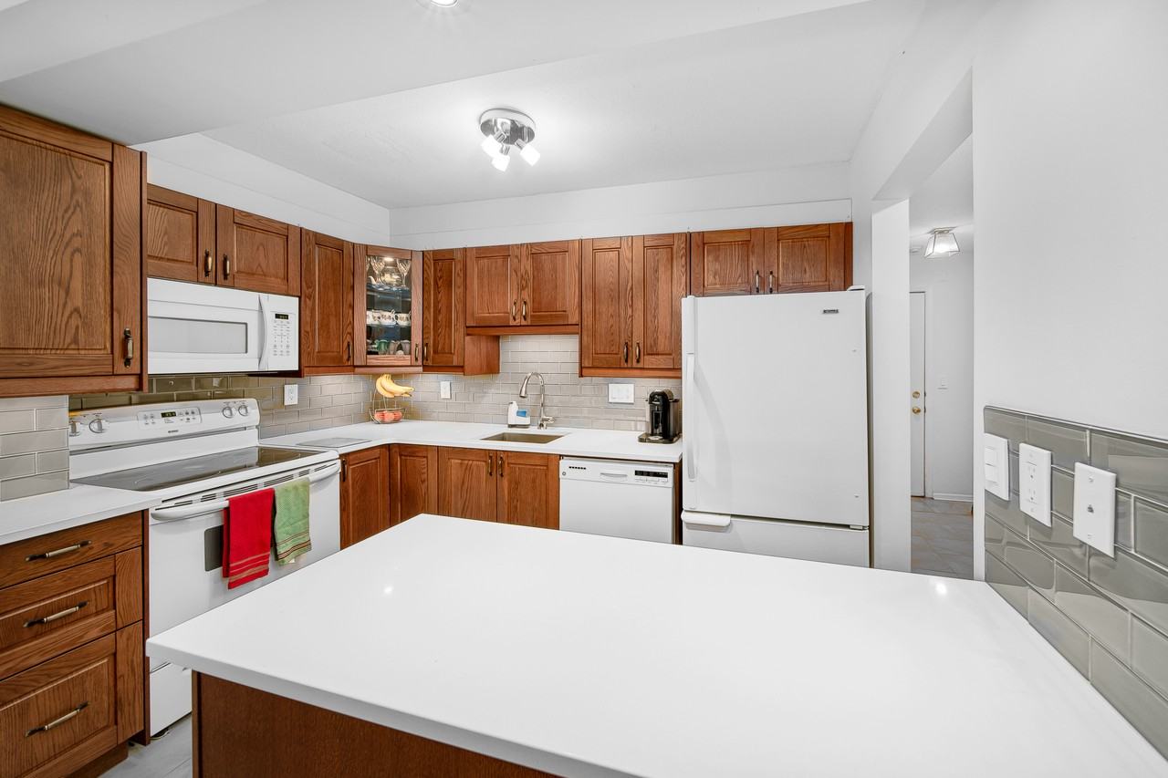 106 West Kings Road #205 - Photo 3 of 8